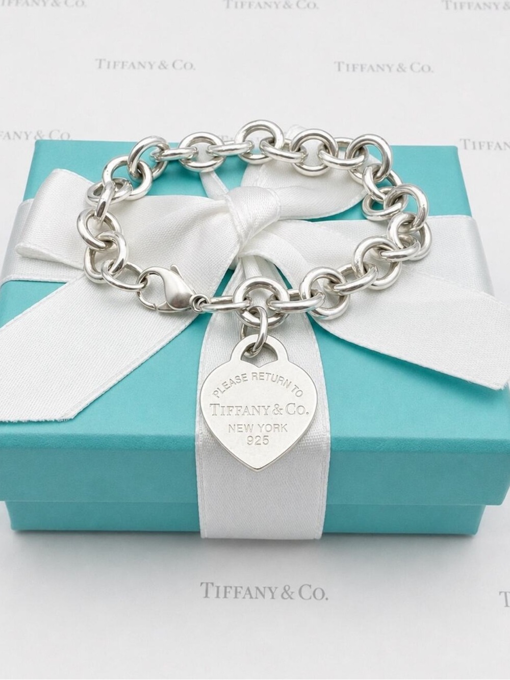 Tiffany & Co. Return to Tiffany Heart Tag Charm Bracelet Sterling Silver Gift